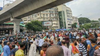 যমুনা ঘেরাওয়ের হুমকি জাদুঘরের সামনে বিডিআর সদস্যদের অবস্থান