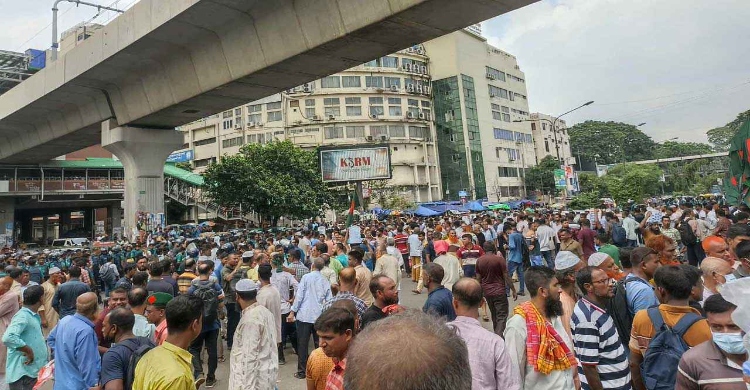 যমুনা ঘেরাওয়ের হুমকি জাদুঘরের সামনে বিডিআর সদস্যদের অবস্থান