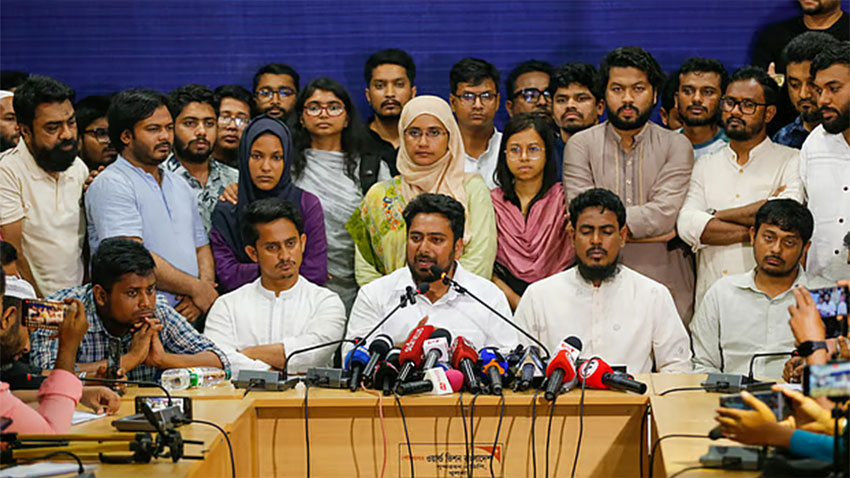 মুজিববাদী সন্ত্রাসীরা এনসিপি নেতাদের হত্যার উদ্দেশ্যে হামলা করেছে:নাহিদ