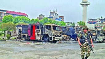 সড়কে সেনা টহল নেপালে অন্তর্বর্তী সরকার গঠনের তোড়জোড়