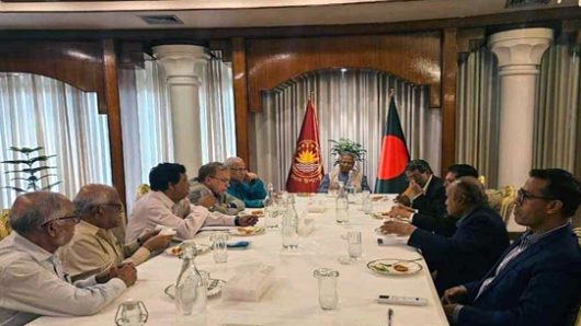 ঐকমত্য কমিশন দলগুলোর সঙ্গে জরুরি বৈঠকে: রয়েছেন প্রধান উপদেষ্টা