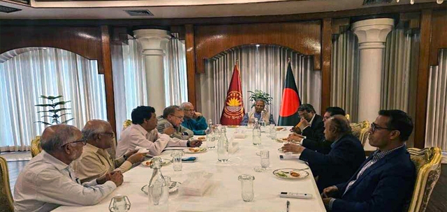 ঐকমত্য কমিশন দলগুলোর সঙ্গে জরুরি বৈঠকে: রয়েছেন প্রধান উপদেষ্টা