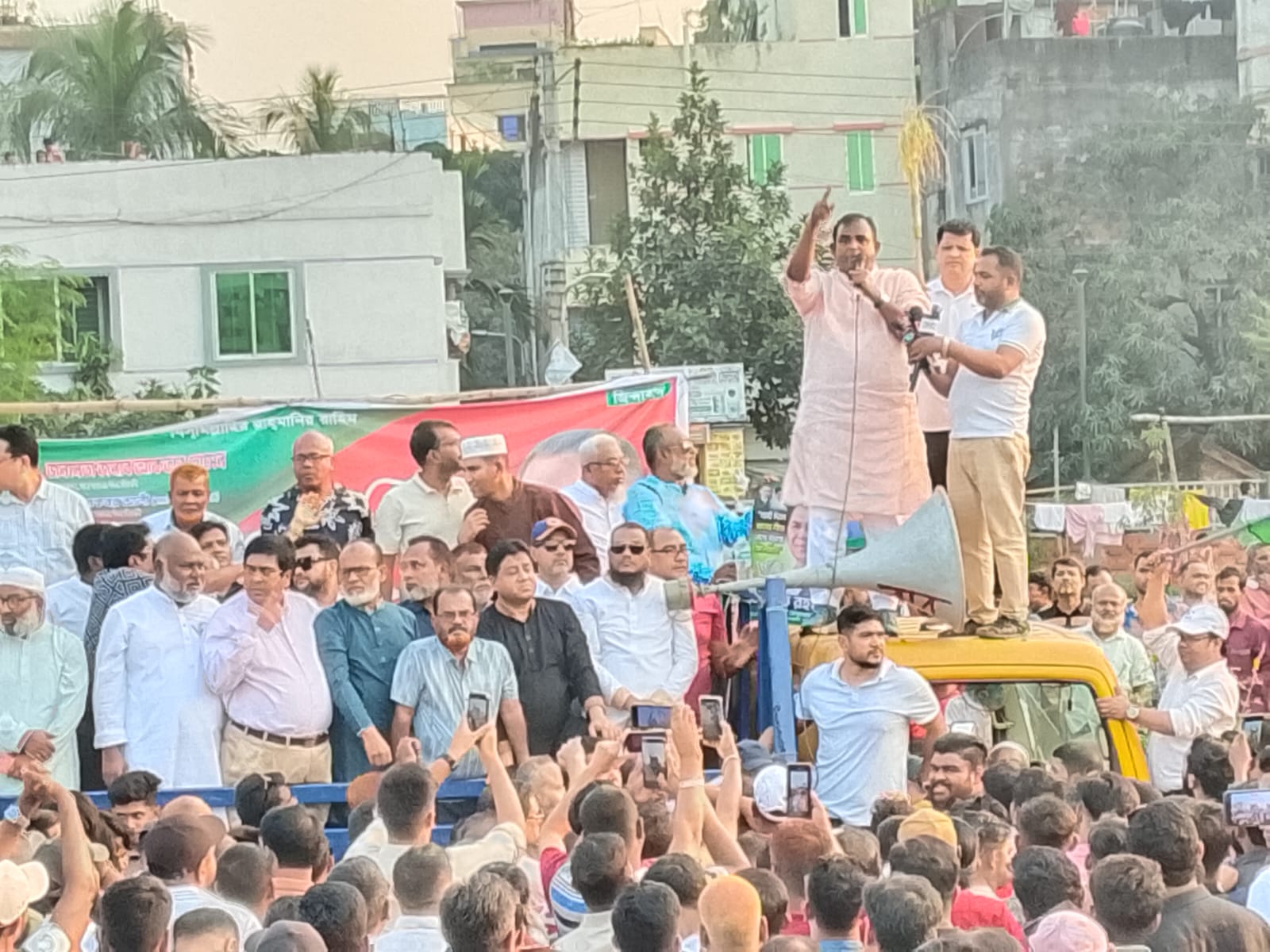 ঢাকা মহানগর উত্তর বিএনপির যুগ্ম আহবায়ক মো. আক্তার হোসেনের নেতৃত্বে, ঢাকা-১৮ আসনের বিভিন্ন ওয়ার্ডের বিএনপি ও অঙ্গসংগঠনের খিলক্ষেতে বিএনপি’র গণ মিছিল