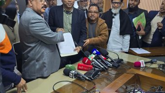 ন্যাশনাল পিপলস পার্টি ( এনপিপি) মনোনীত ঢাকা ০৯ আসনের প্রার্থী শাহীন খান এর মনোনয়নপত্র জমা দিলেন