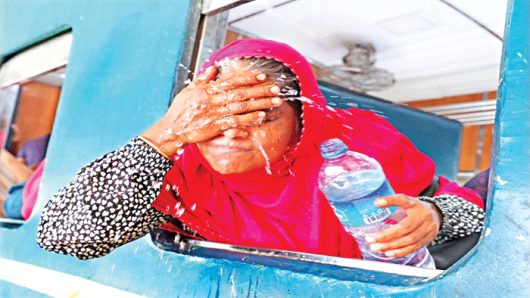দেশ পুড়ছে তাপে