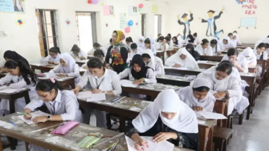 ৪ জনকে কারণ দর্শানোর নোটিশ এইচএসসির পদার্থবিজ্ঞান প্রশ্নপত্রে অসঙ্গতি