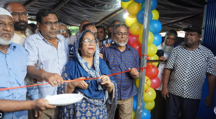 হকারদের পুনর্বাসনের লক্ষ্যে বিসিসি হকার্স মার্কেটের উদ্বোধন